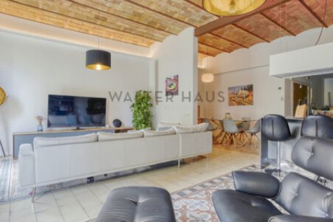Apartamento de 3 dormitorios en venta en Eixample, Barcelona, Cataluña, Spain № 2235 - foto 8