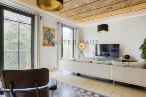 Apartamento de 3 dormitorios en venta en Eixample, Barcelona, Cataluña, Spain № 2235 - foto 3