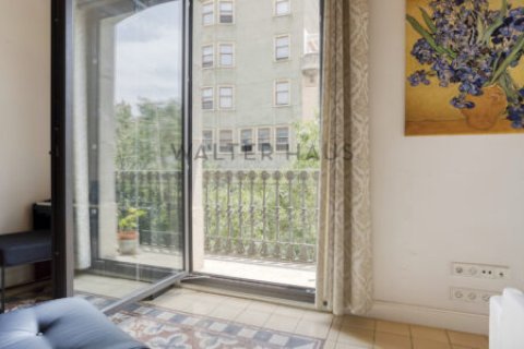 Apartamento de 3 dormitorios en venta en Eixample, Barcelona, Cataluña, Spain № 2235 - foto 18