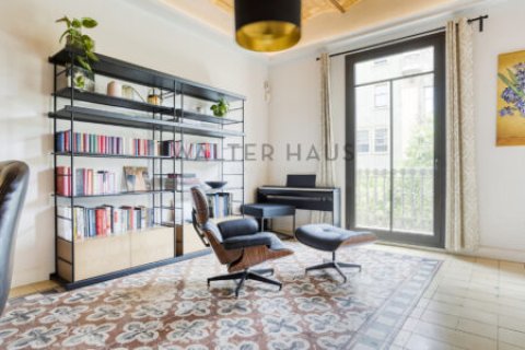 Apartamento de 3 dormitorios en venta en Eixample, Barcelona, Cataluña, Spain № 2235 - foto 17