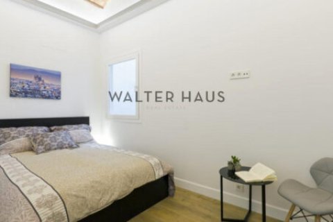 Apartamento de 3 dormitorios en venta en Eixample, Barcelona, Cataluña, Spain № 2235 - foto 14