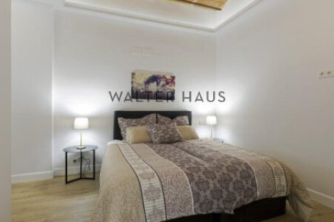 Apartamento de 3 dormitorios en venta en Eixample, Barcelona, Cataluña, Spain № 2235 - foto 12