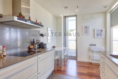 Ático de 3 dormitorios en venta en Sant Martí, Barcelona, Cataluña, Spain № 2237 - foto 8