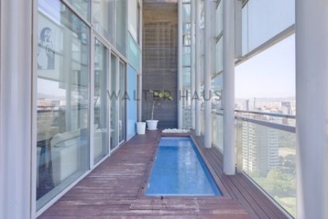 Ático de 3 dormitorios en venta en Sant Martí, Barcelona, Cataluña, Spain № 2237 - foto 3