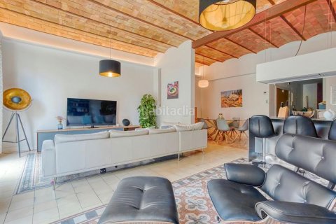Apartamento de 3 dormitorios en venta en Eixample, Barcelona, Cataluña, Spain № 2234 - foto 6