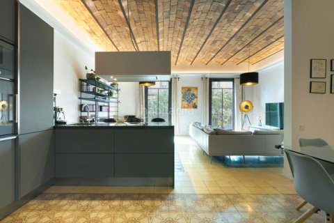 Apartamento de 3 dormitorios en venta en Eixample, Barcelona, Cataluña, Spain № 2234 - foto 8