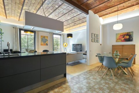 Apartamento de 3 dormitorios en venta en Eixample, Barcelona, Cataluña, Spain № 2234 - foto 9