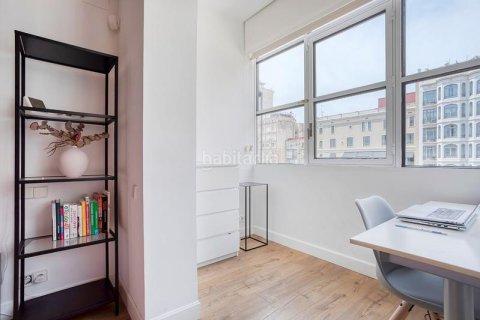 Apartamento de 3 dormitorios en venta en Eixample, Barcelona, Cataluña, Spain № 2234 - foto 30