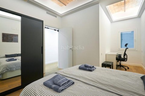 Apartamento de 3 dormitorios en venta en Eixample, Barcelona, Cataluña, Spain № 2234 - foto 11