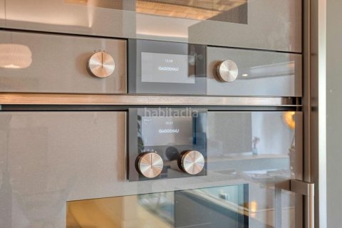 Apartamento de 3 dormitorios en venta en Eixample, Barcelona, Cataluña, Spain № 2234 - foto 23