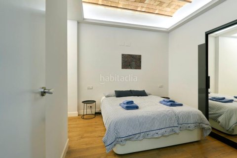 Apartamento de 3 dormitorios en venta en Eixample, Barcelona, Cataluña, Spain № 2234 - foto 10