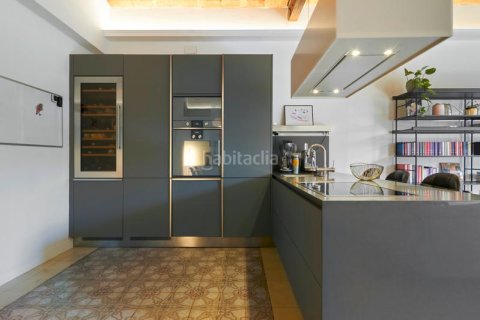 Apartamento de 3 dormitorios en venta en Eixample, Barcelona, Cataluña, Spain № 2234 - foto 2