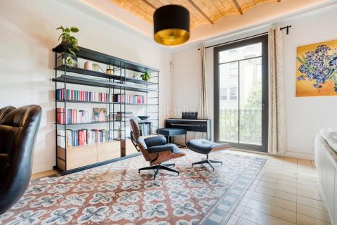 Apartamento de 3 dormitorios en venta en Eixample, Barcelona, Cataluña, Spain № 2234 - foto 25