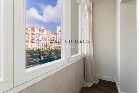 3 bedrooms apartment for sale in Eixample, Barcelona, Catalonia, Spain № 2233 - photo 21
