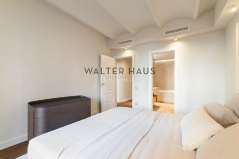 3 bedrooms apartment for sale in Eixample, Barcelona, Catalonia, Spain № 2233 - photo 11