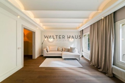 3 bedrooms apartment for sale in Eixample, Barcelona, Catalonia, Spain № 2233 - photo 12