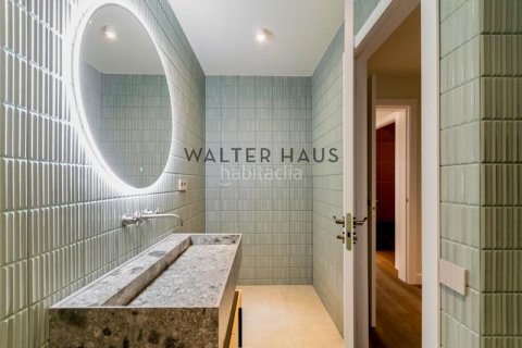 3 bedrooms apartment for sale in Eixample, Barcelona, Catalonia, Spain № 2233 - photo 27