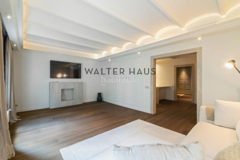3 bedrooms apartment for sale in Eixample, Barcelona, Catalonia, Spain № 2233 - photo 7