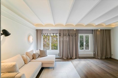 3 bedrooms apartment for sale in Eixample, Barcelona, Catalonia, Spain № 2233 - photo 5
