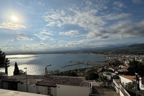Сasa de 3 dormitorios en venta en Roses, Gerona, Cataluña, Spain № 4953 - foto 8