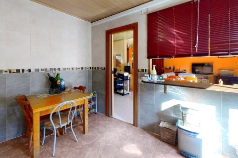 Casa adosada de 4 dormitorios en venta en Llorenc Del Penedes, Tarragona, Cataluña, Spain № 4955 - foto 7