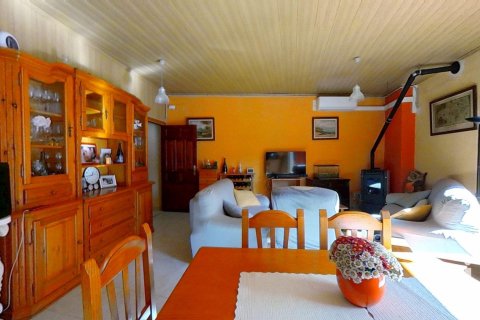 Casa adosada de 4 dormitorios en venta en Llorenc Del Penedes, Tarragona, Cataluña, Spain № 4955 - foto 4