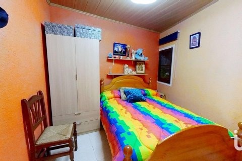 Casa adosada de 4 dormitorios en venta en Llorenc Del Penedes, Tarragona, Cataluña, Spain № 4955 - foto 9