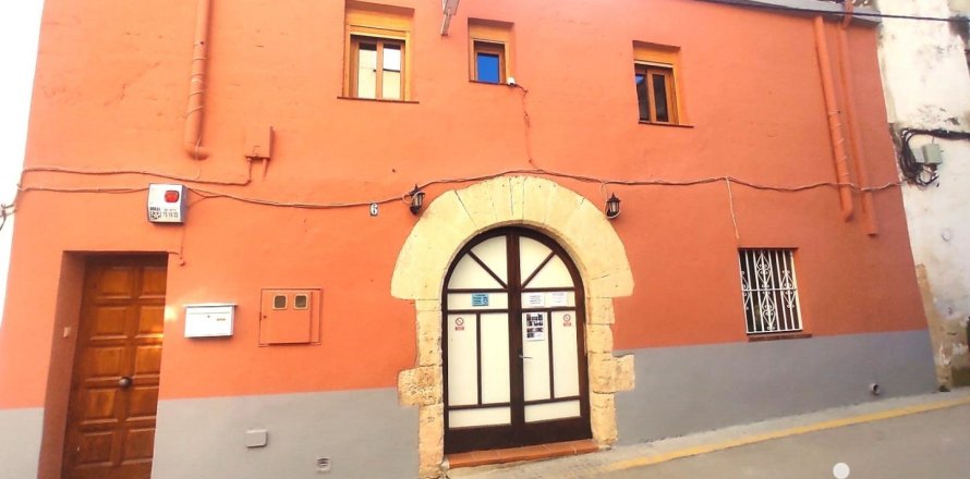 Casa adosada de 4 dormitorios en venta en Llorenc Del Penedes, Tarragona, Cataluña, Spain № 4955
