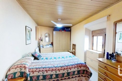 Casa adosada de 4 dormitorios en venta en Llorenc Del Penedes, Tarragona, Cataluña, Spain № 4955 - foto 12