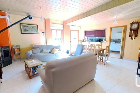 Casa adosada de 4 dormitorios en venta en Llorenc Del Penedes, Tarragona, Cataluña, Spain № 4955 - foto 2
