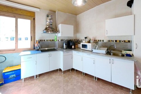 Casa adosada de 4 dormitorios en venta en Llorenc Del Penedes, Tarragona, Cataluña, Spain № 4955 - foto 6