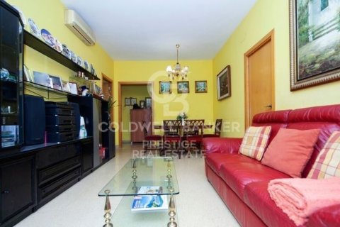 Apartamento de 3 dormitorios en venta en Barcelona, Cataluña, Spain № 6009 - foto 1