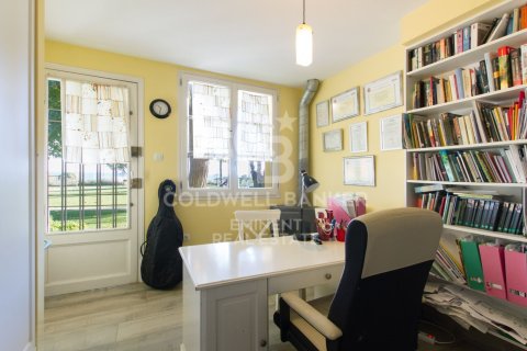 Сasa de 6 dormitorios en venta en Mataró, Barcelona, Cataluña, Spain № 6008 - foto 11