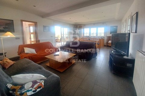 Сasa de 5 dormitorios en venta en Pals, Gerona, Cataluña, Spain № 6007 - foto 3