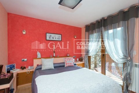 Villa de 5 dormitorios en venta en Principado De Andorra (Ninguna Poblacion Tiene C.P.), Lérida, Cataluña, Spain № 6006 - foto 6