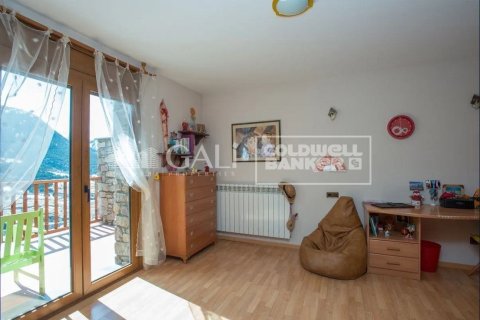 Villa de 5 dormitorios en venta en Principado De Andorra (Ninguna Poblacion Tiene C.P.), Lérida, Cataluña, Spain № 6006 - foto 10
