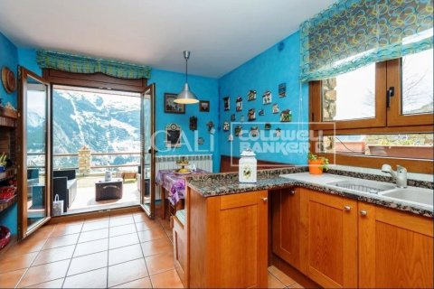 Villa de 5 dormitorios en venta en Principado De Andorra (Ninguna Poblacion Tiene C.P.), Lérida, Cataluña, Spain № 6006 - foto 5