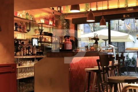 Cafetería / restaurante de 75 m² en venta en L'Eixample, Barcelona, Cataluña, Spain № 4582 - foto 2