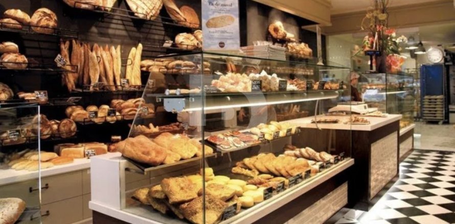 Cafetería / restaurante de 100 m² en venta en Les Corts (L'escala), Gerona, Cataluña, Spain № 4581