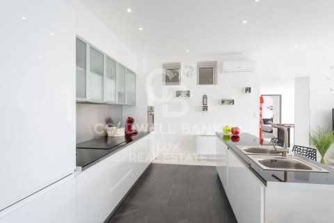 Купить виллу в Розы, Испания с 5 спален, 240м², № 5659 - фото 8