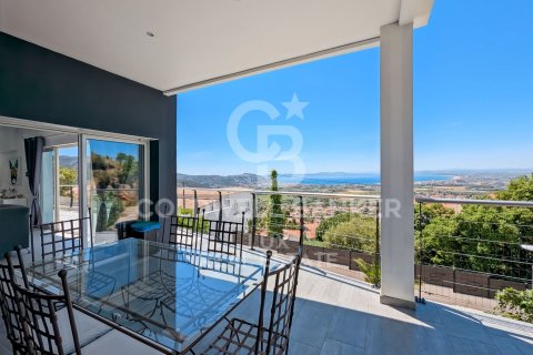 Villa de 5 dormitorios en venta en Roses, Gerona, Cataluña, Spain № 5659