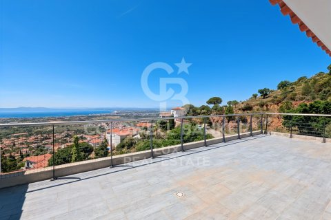 Купить виллу в Розы, Испания с 5 спален, 240м², № 5659 - фото 2