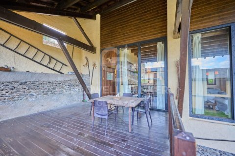 Villa de 6 dormitorios en venta en Cataluña, Spain № 5658