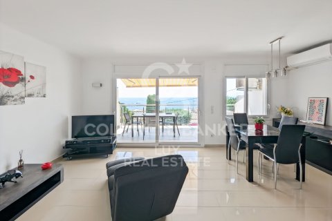 2 bedrooms apartment for sale in Roses, Girona, Catalonia, Spain № 5660 - photo 3