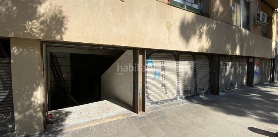 Propiedad comercial de 198 m² en venta en Sant Martí, Barcelona, Cataluña, Spain № 2174
