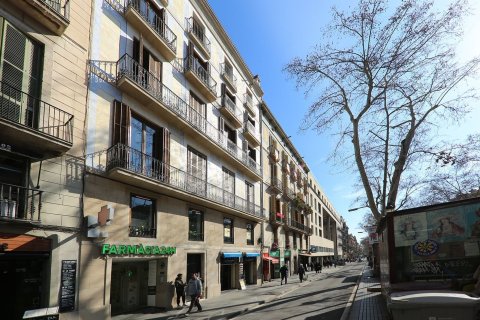 Apartamento de 2 dormitorios en venta en Ciudad Vieja, Barcelona, Cataluña, Spain № 2464 - foto 15