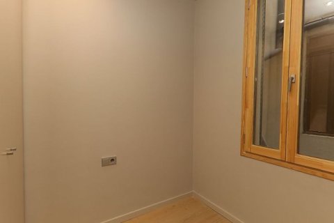 Apartamento de 2 dormitorios en venta en Ciudad Vieja, Barcelona, Cataluña, Spain № 2464 - foto 6