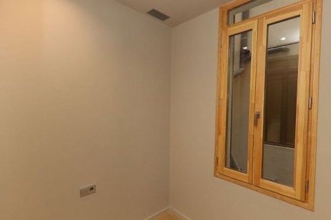 Apartamento de 2 dormitorios en venta en Ciudad Vieja, Barcelona, Cataluña, Spain № 2464 - foto 5