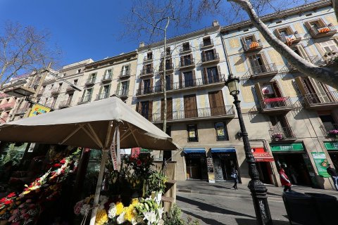 Apartamento de 2 dormitorios en venta en Ciudad Vieja, Barcelona, Cataluña, Spain № 2464 - foto 10