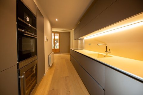 Apartamento de 2 dormitorios en venta en Ciudad Vieja, Barcelona, Cataluña, Spain № 2464